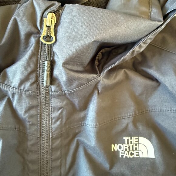 The North Face Jacket Women's Small Green Waterproof Rain Jacket - Picture 3 of 4